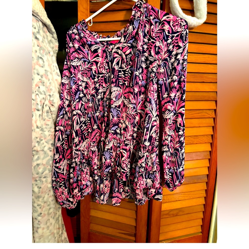 Bright navy in the swing of things Lilly pulitzer top